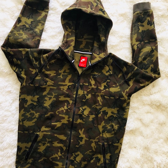 camo nike sweatsuit